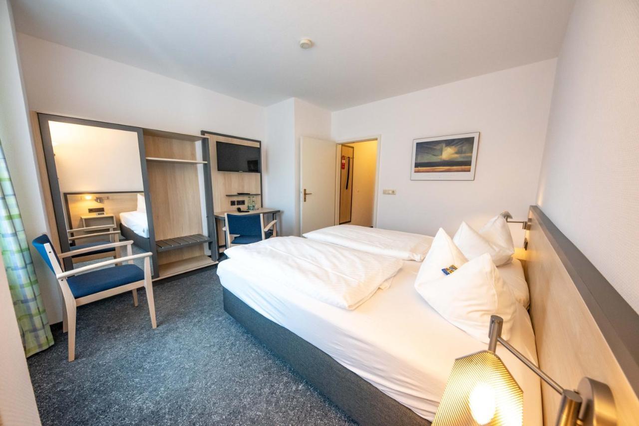 Hotel 7 Saeulen Gmbh Dessau-Rosslau Екстериор снимка
