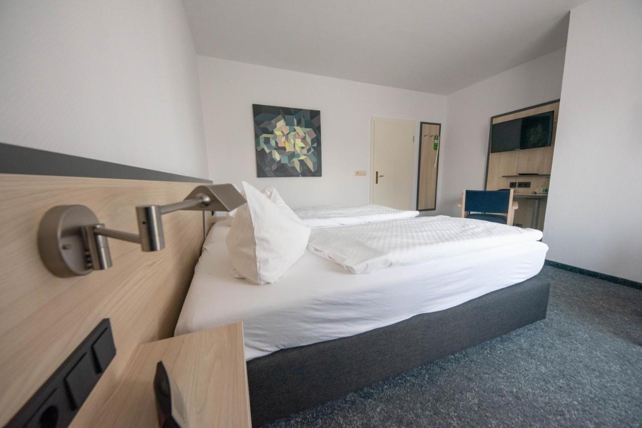 Hotel 7 Saeulen Gmbh Dessau-Rosslau Екстериор снимка