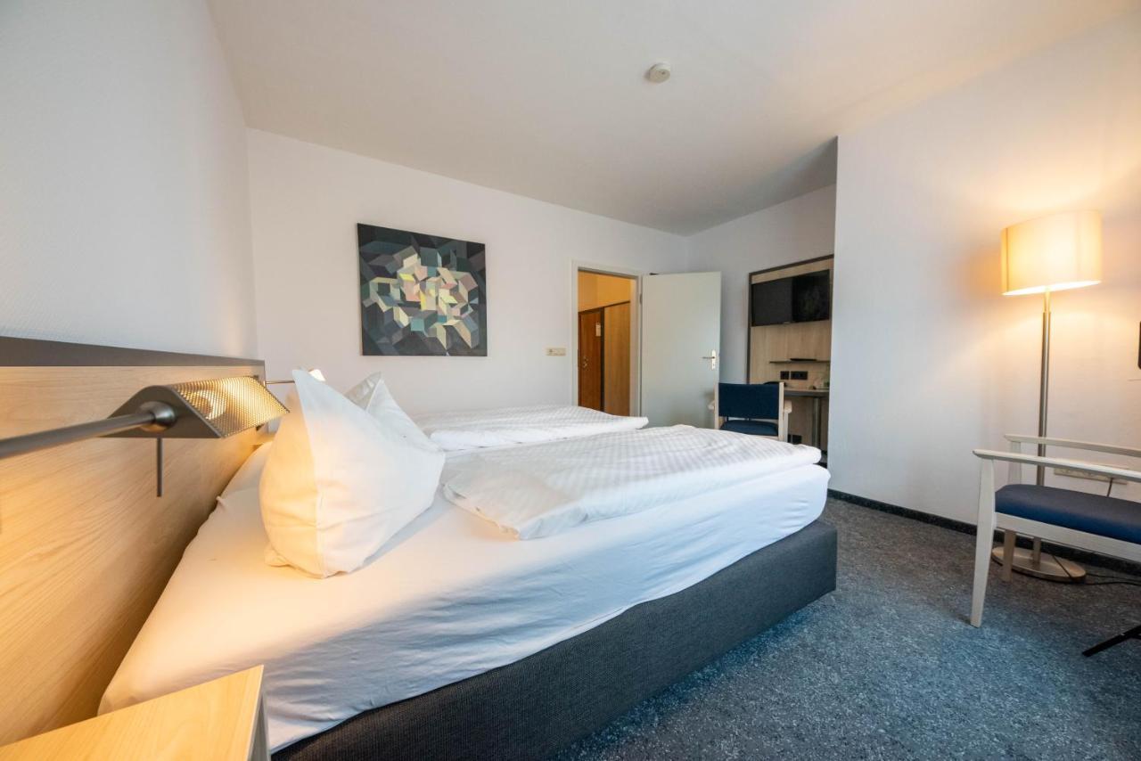 Hotel 7 Saeulen Gmbh Dessau-Rosslau Екстериор снимка