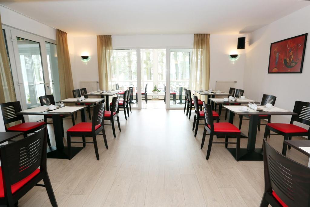 Hotel 7 Saeulen Gmbh Dessau-Rosslau Екстериор снимка