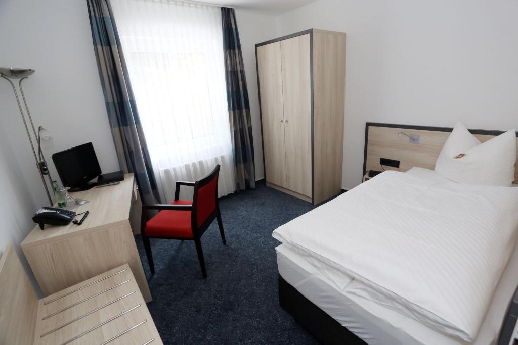 Hotel 7 Saeulen Gmbh Dessau-Rosslau Екстериор снимка