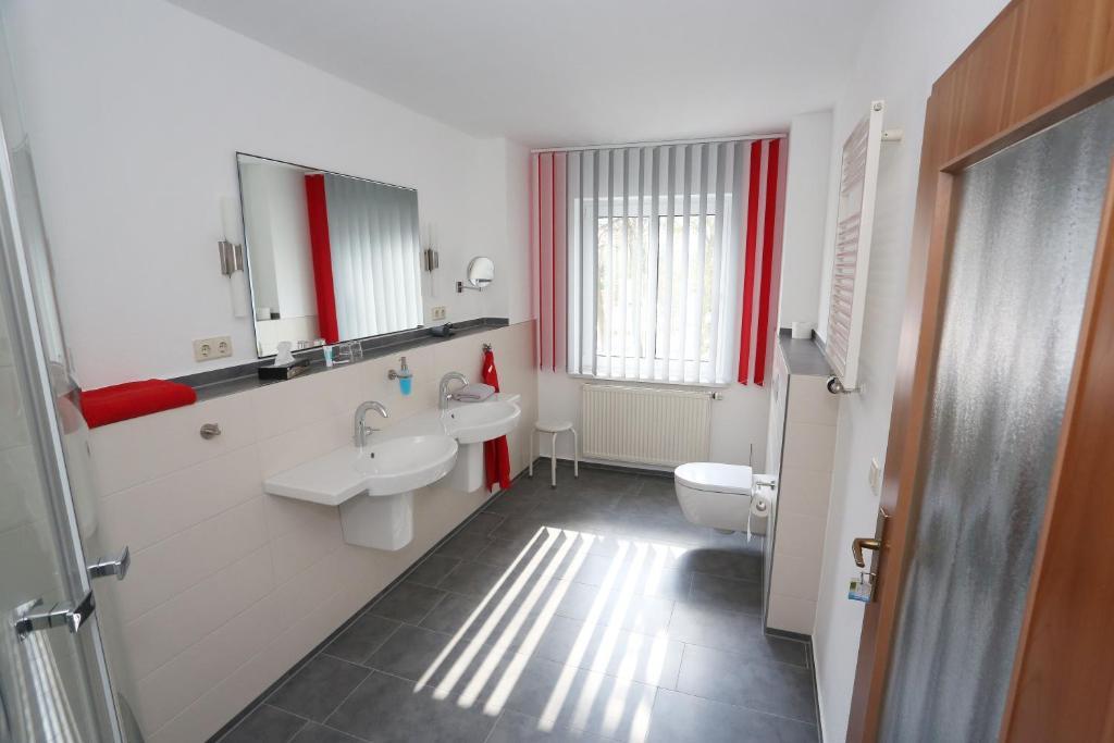 Hotel 7 Saeulen Gmbh Dessau-Rosslau Стая снимка