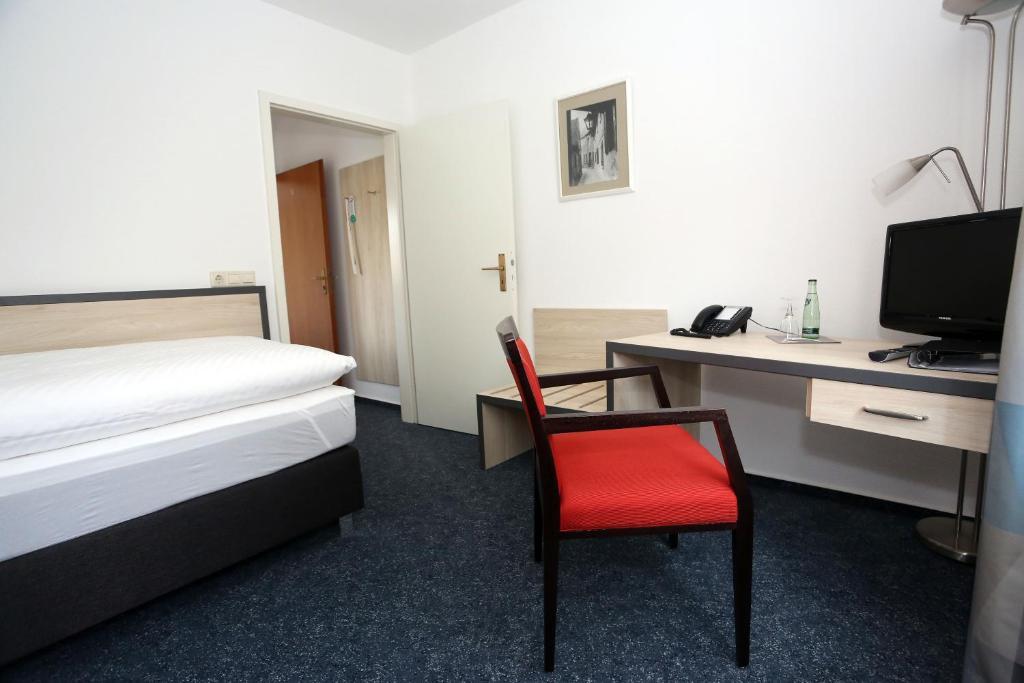 Hotel 7 Saeulen Gmbh Dessau-Rosslau Екстериор снимка