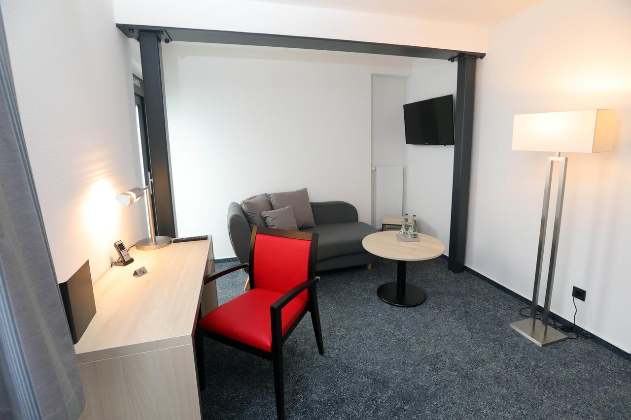 Hotel 7 Saeulen Gmbh Dessau-Rosslau Екстериор снимка